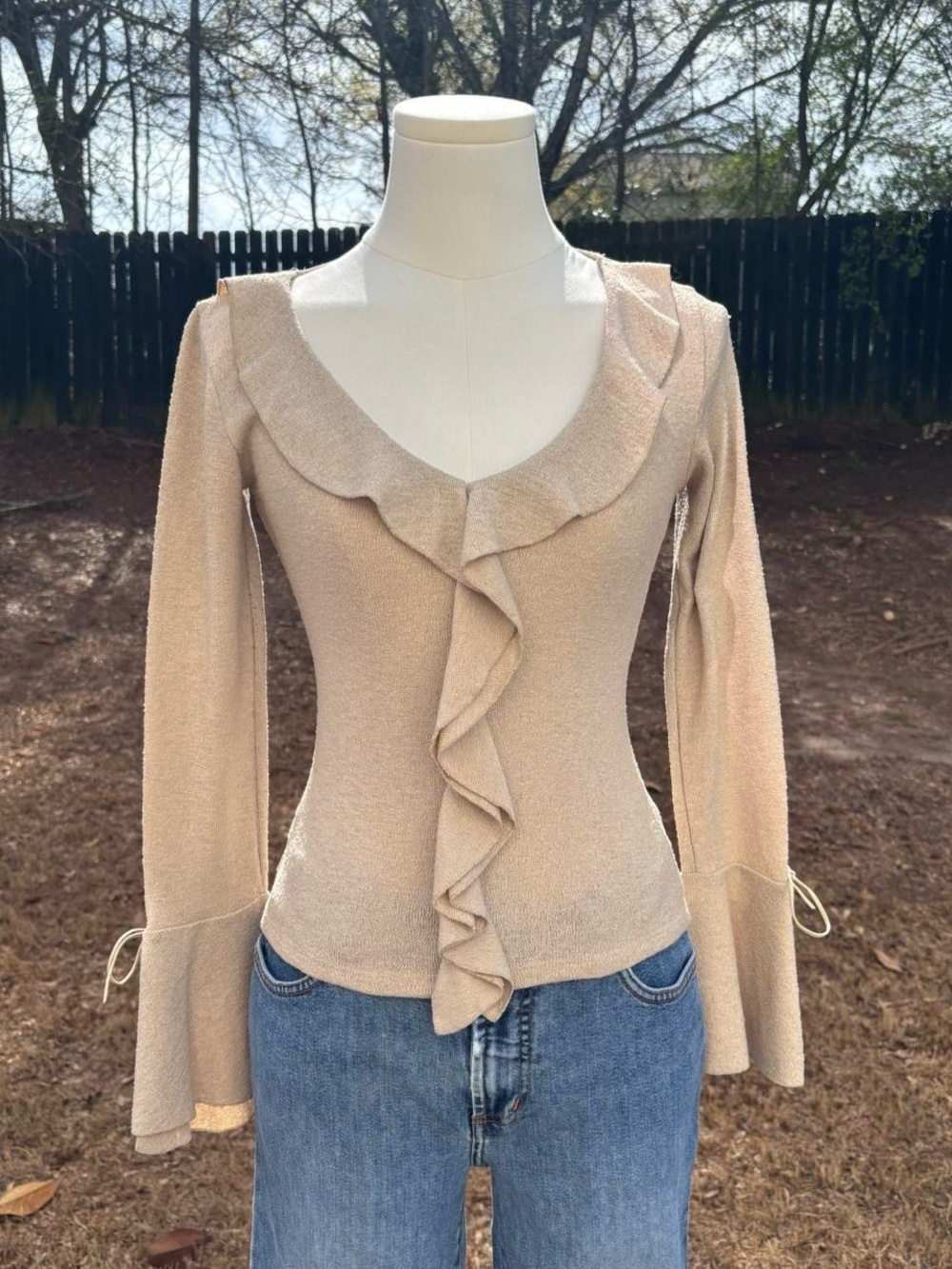 90s vintage Forever 21 tan ruffle knit top 🧺